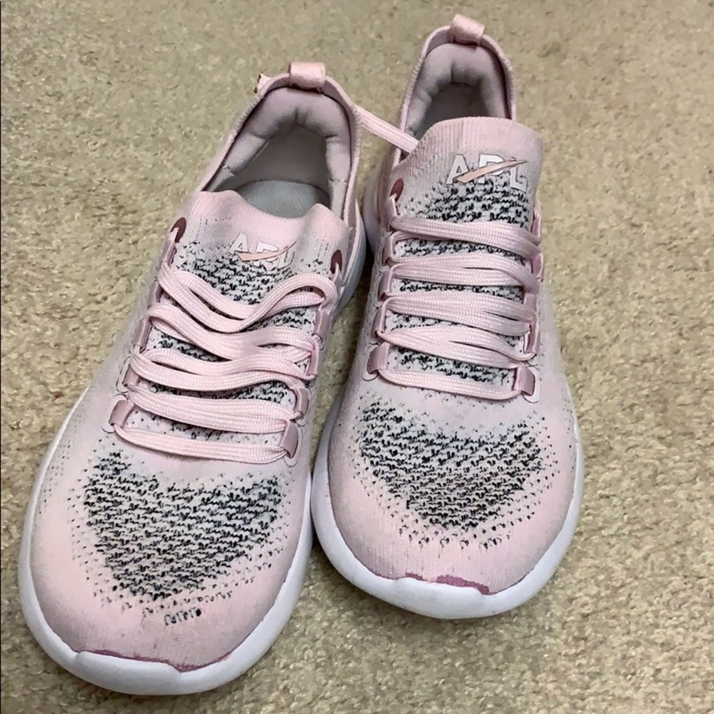 APL techloom breeze sneakers. Size 5